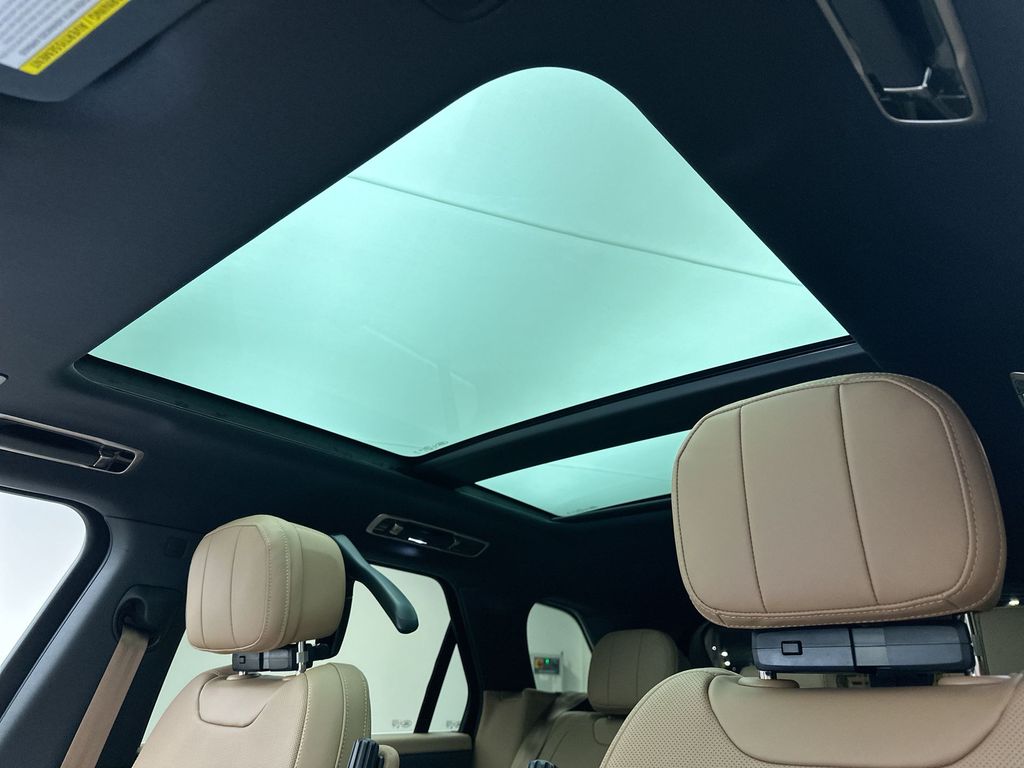 Thumbnail: 2026 Land Rover Range Rover Sport - 11