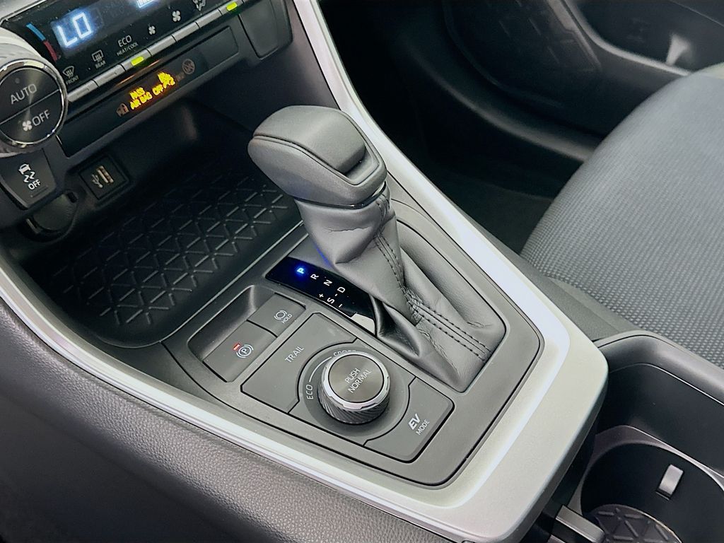 Thumbnail: 2025 Toyota RAV4 - 16