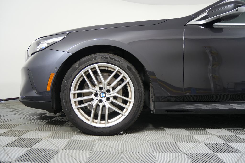 Thumbnail: 2025 BMW 5 Series - 7