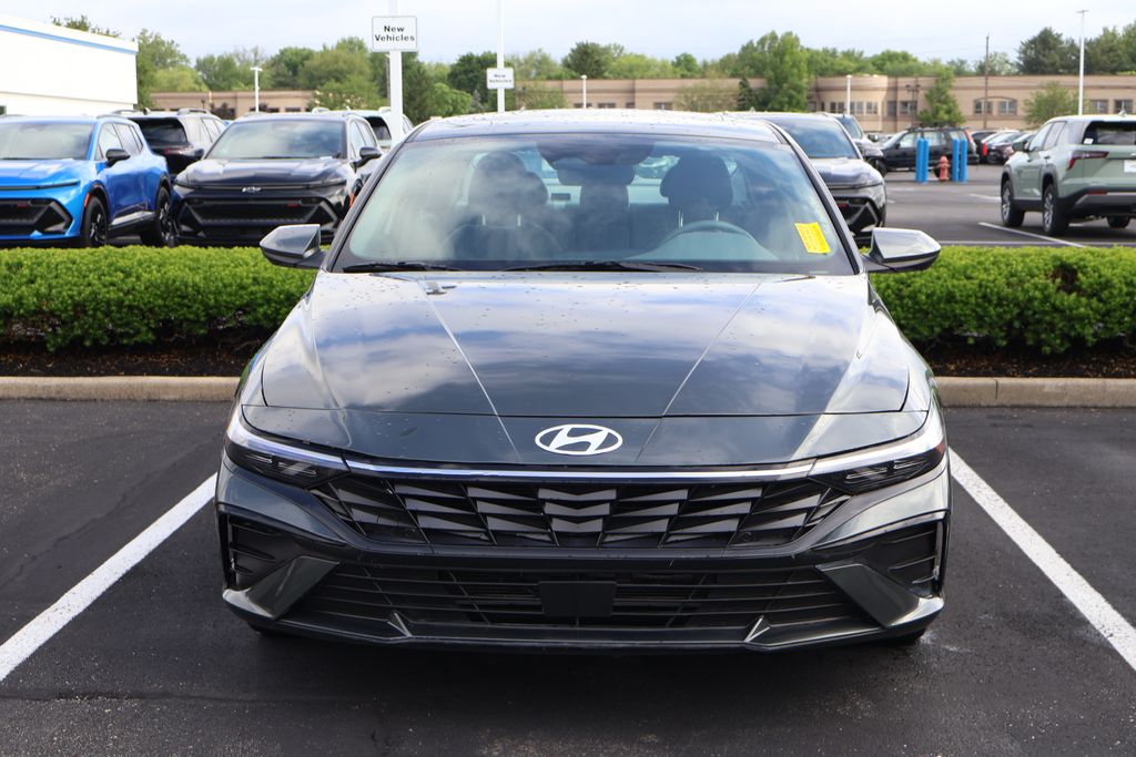 2025 Hyundai Elantra SEL 2