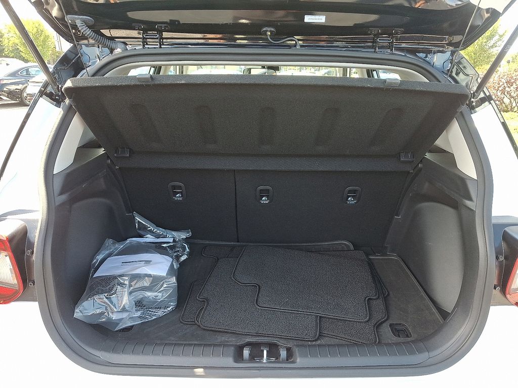 Thumbnail: 2025 Hyundai Venue - 30