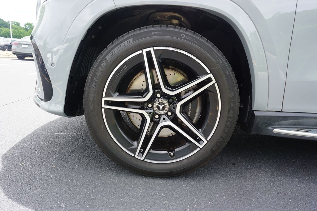 2025 Mercedes-Benz GLS 450 4MATIC 19