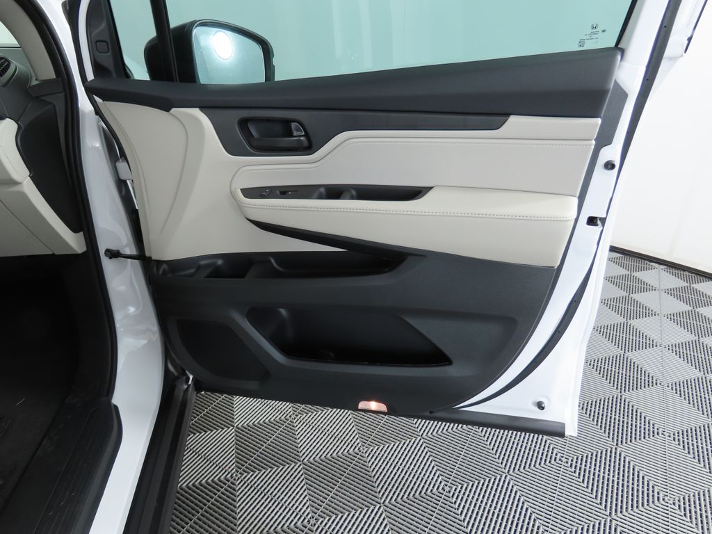 2025 Honda Odyssey EX-L 26