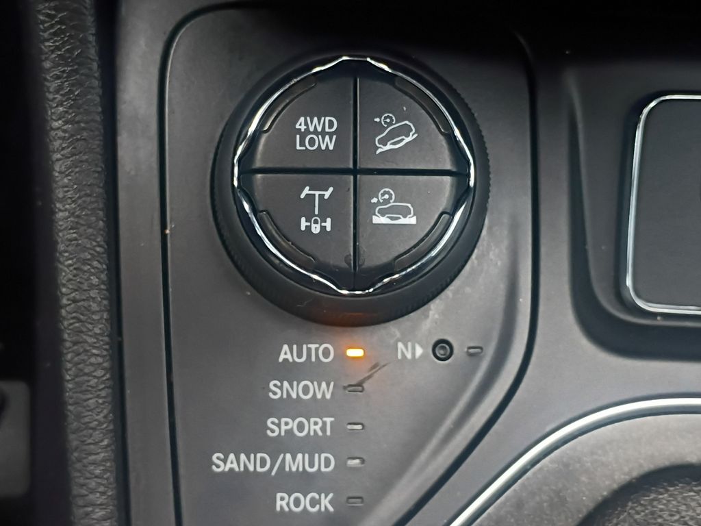 Used Car 2020 Jeep Cherokee  Trailhawk For Sale Under $15,000 In Austin, Texas