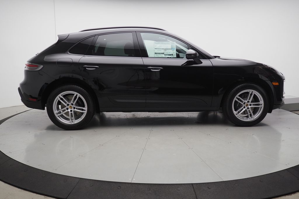 Thumbnail: 2026 Porsche Macan - 4