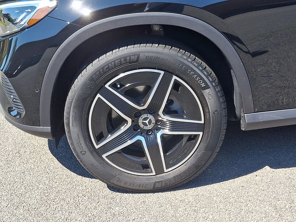 Thumbnail: 2026 Mercedes-Benz GLC - 8