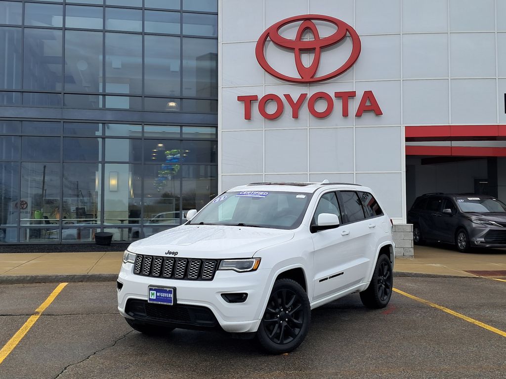 Bright White Clearcoat 2022 Jeep Grand Cherokee WK Laredo X 4WD SUV / Crossover Four-Wheel Drive 8-Speed Automatic