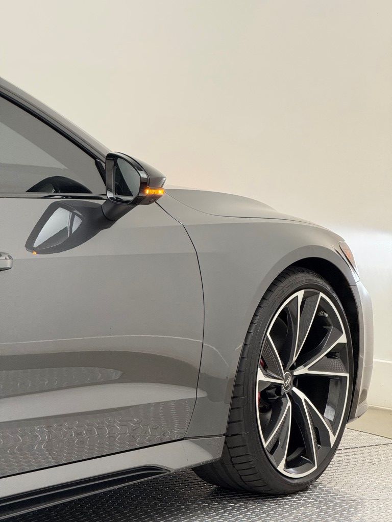 Thumbnail: 2023 Audi RS 7 - 17