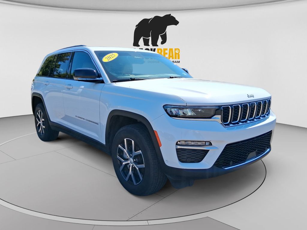 Bright White Clearcoat 2025 Jeep Grand Cherokee SUV / Crossover Four-Wheel Drive 8-Speed Automatic