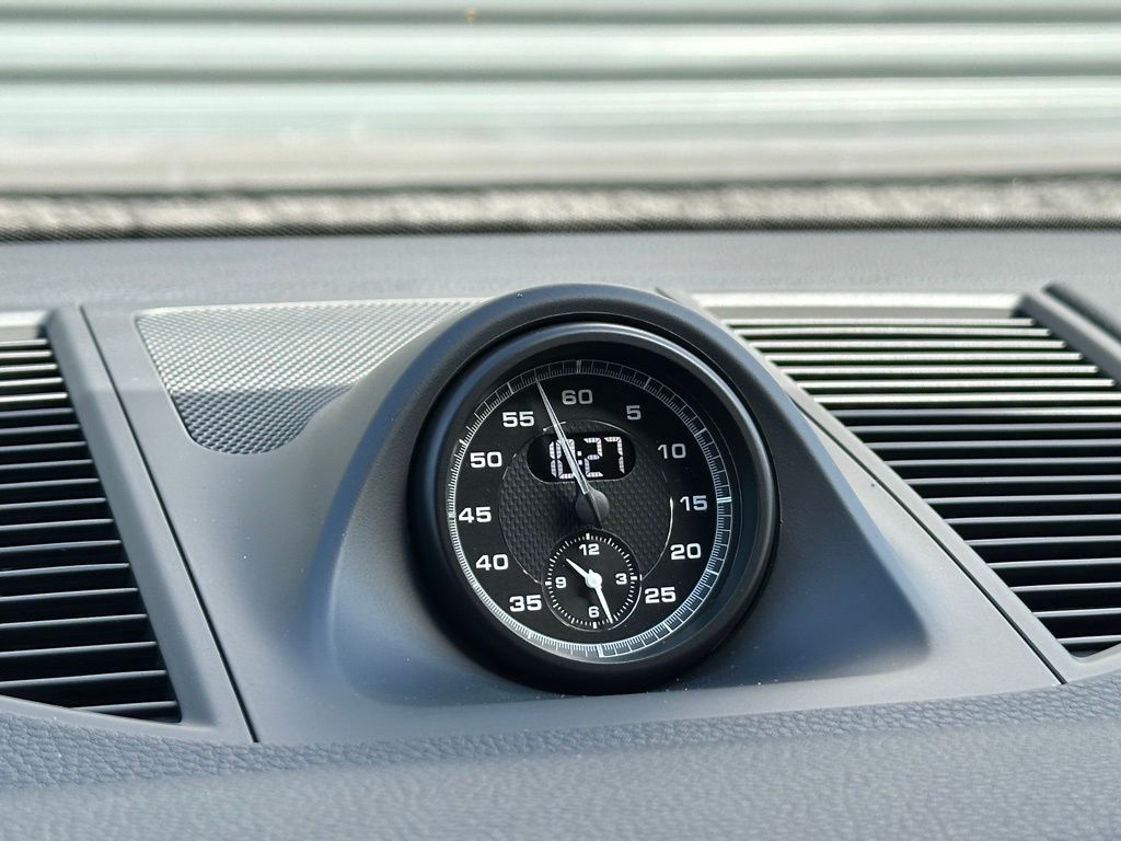 Thumbnail: 2026 Porsche Macan - 30