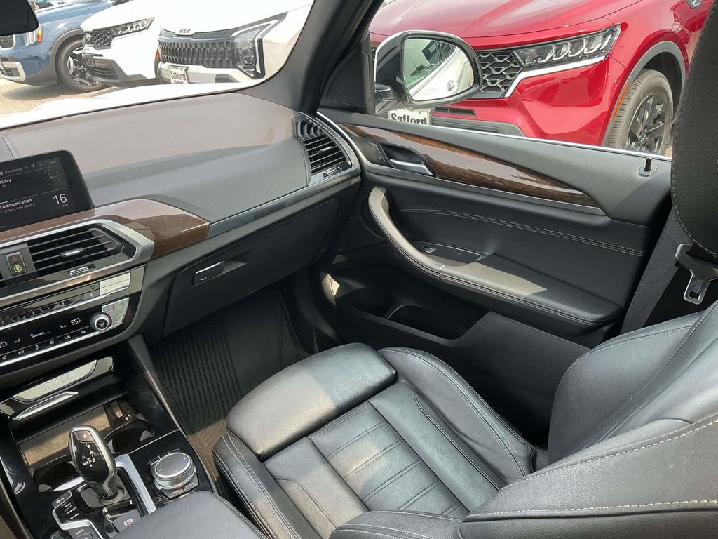 Used 2021 White BMW xDrive30e image 16