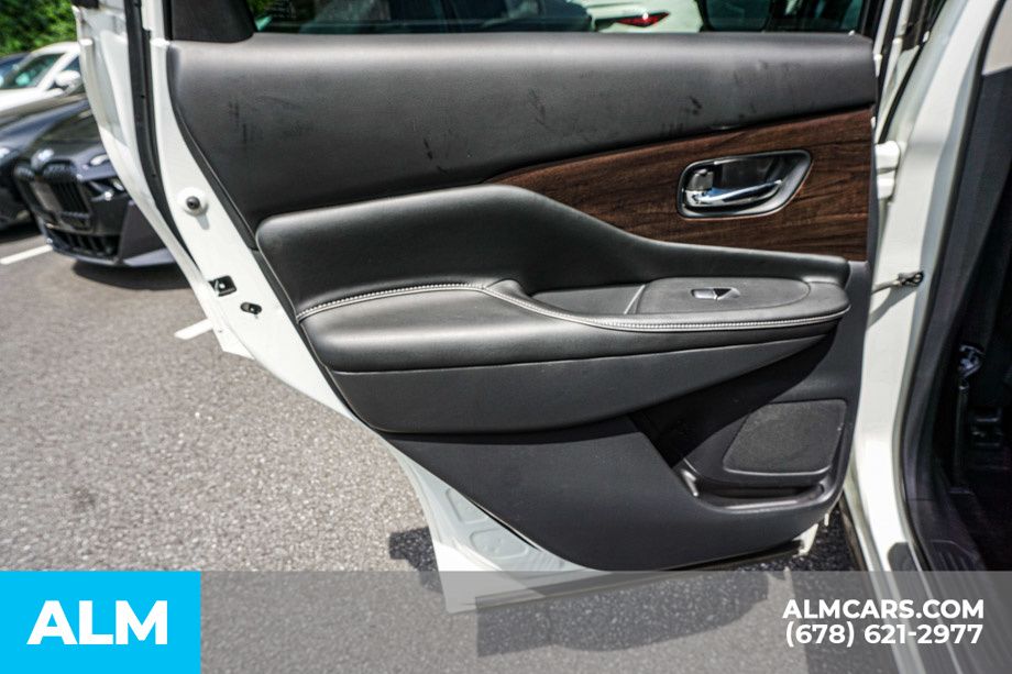 Used 2020 White Nissan Platinum image 53