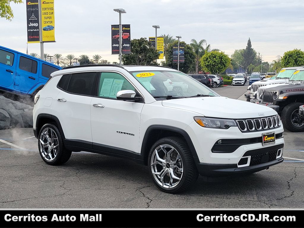 2023 Jeep Compass Latitude Lux 4WD