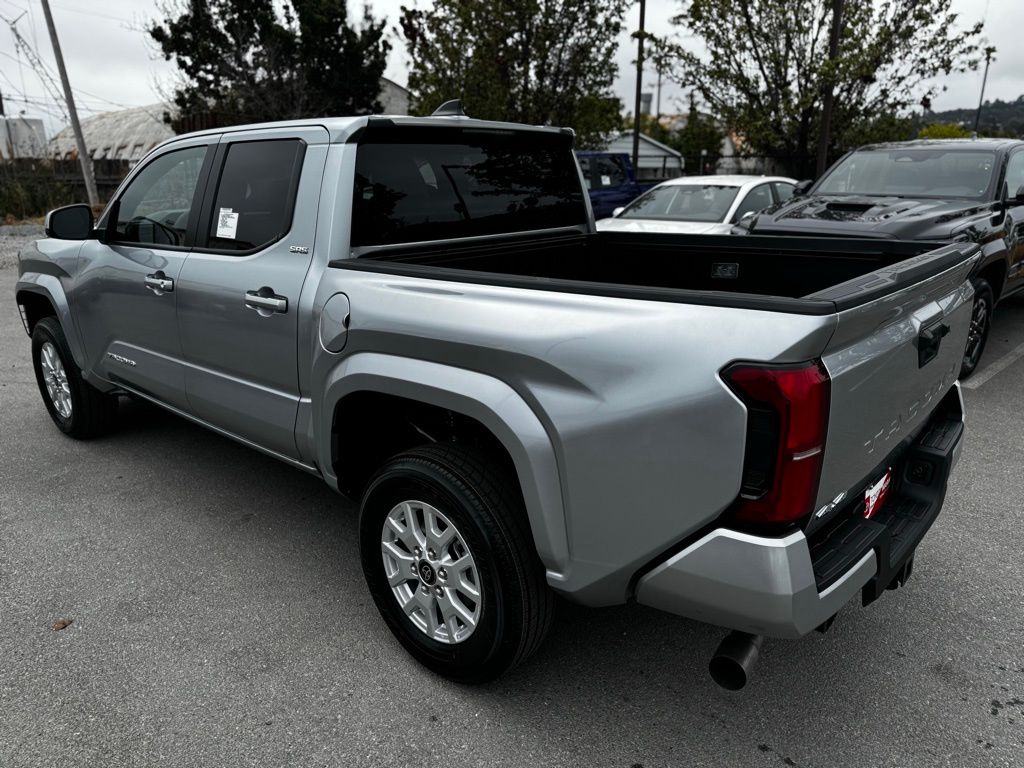 2025 Toyota Tacoma SR5 Double Cab photo 4
