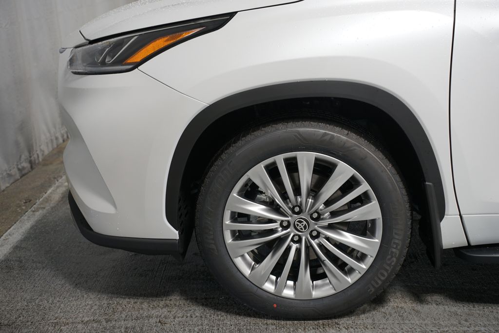 Thumbnail: 2026 Toyota Highlander - 5