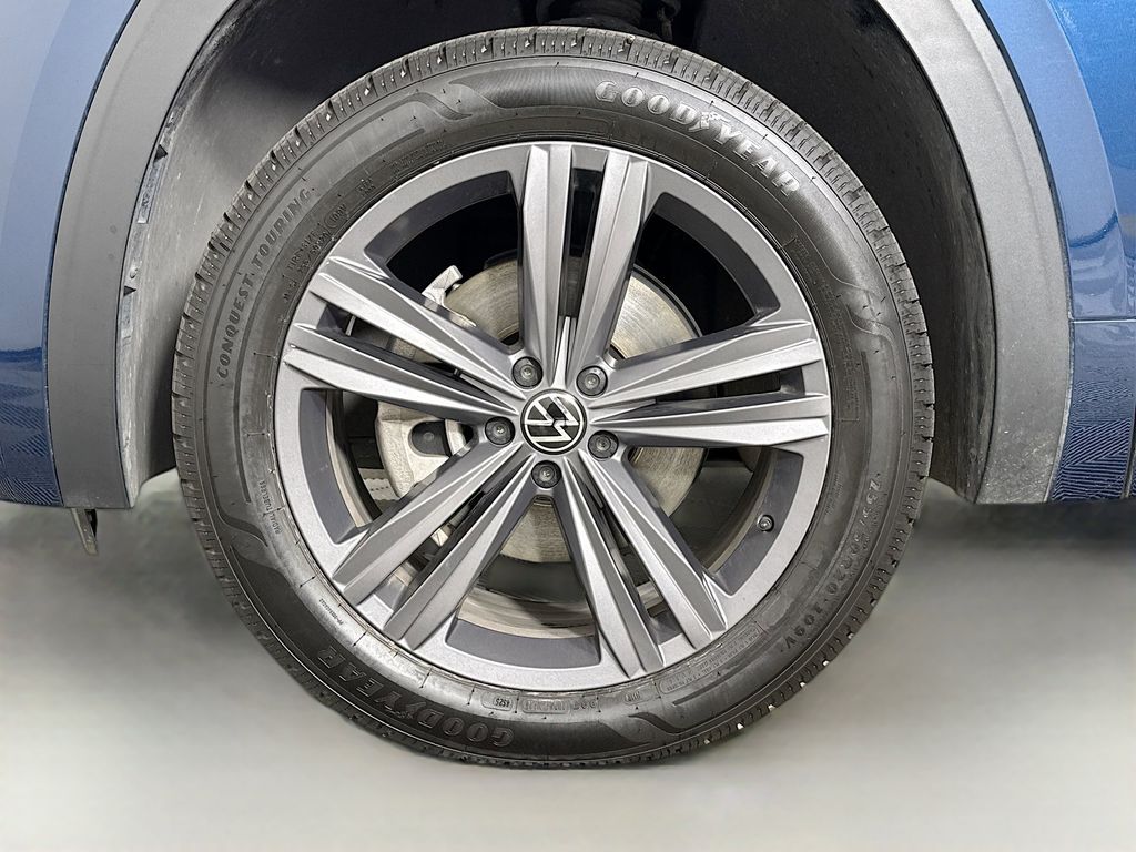 Thumbnail: 2021 Volkswagen Atlas - 32