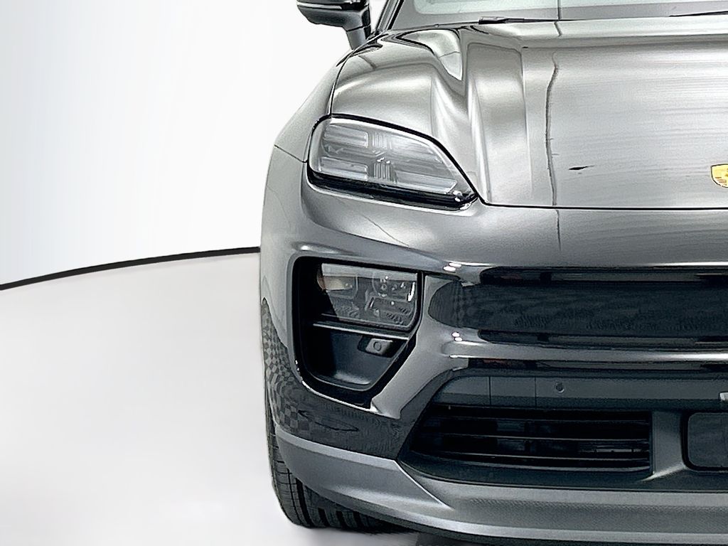 Thumbnail: 2025 Porsche Macan - 12