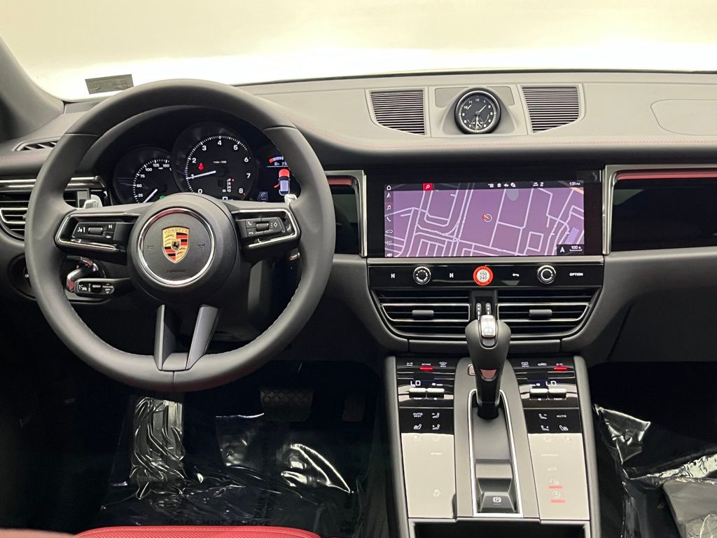 Thumbnail: 2025 Porsche Macan - 24