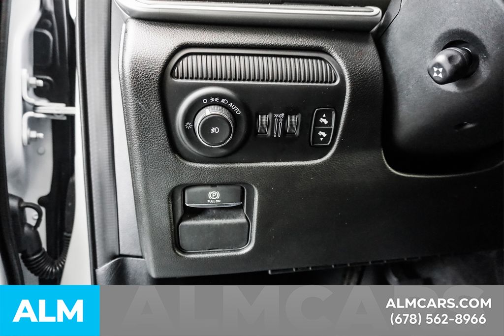 Used 2024 White Jeep Series II image 35