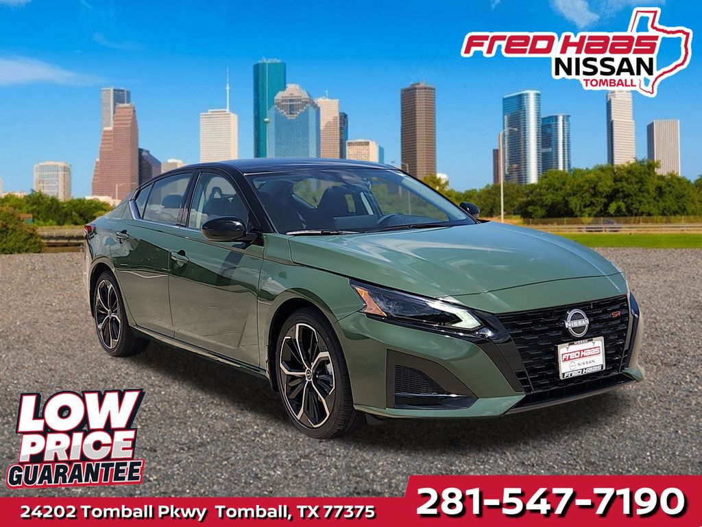 Tactical Green/Black Roof 2026 Nissan Altima 2.5 SR FWD Sedan Front-Wheel Drive Continuously Variable Transmission