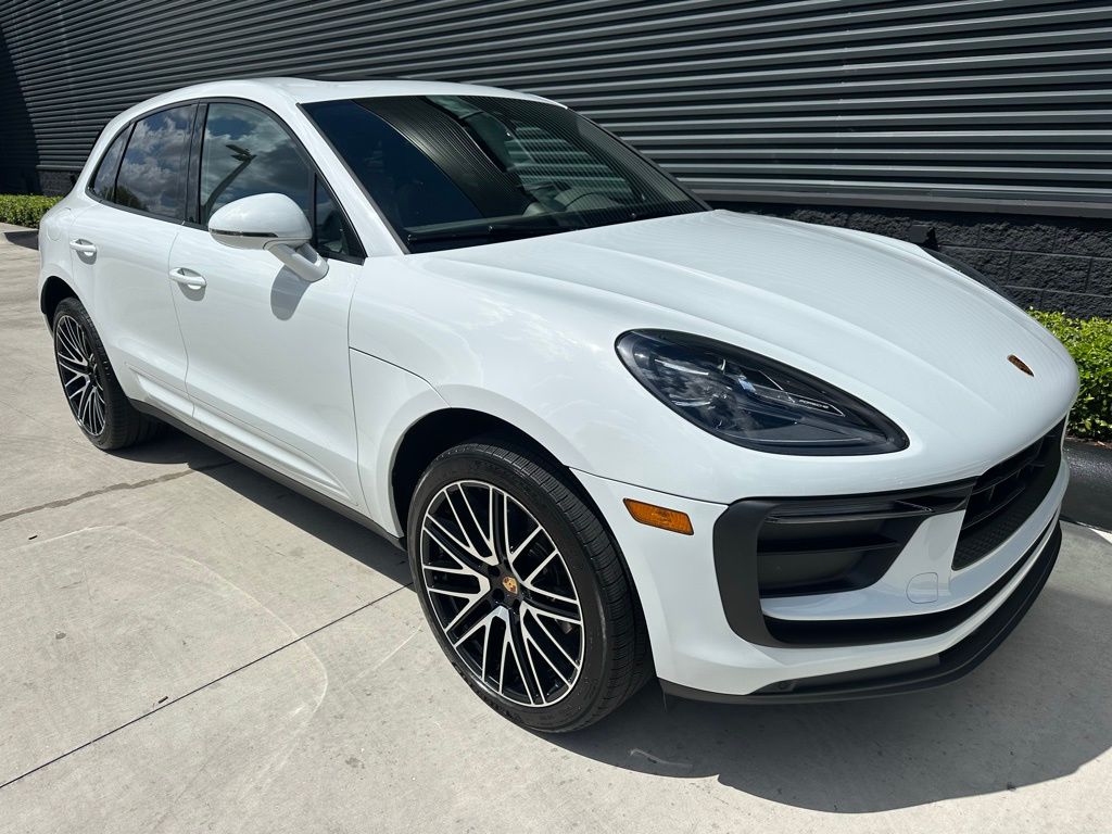 Thumbnail: 2023 Porsche Macan - 11