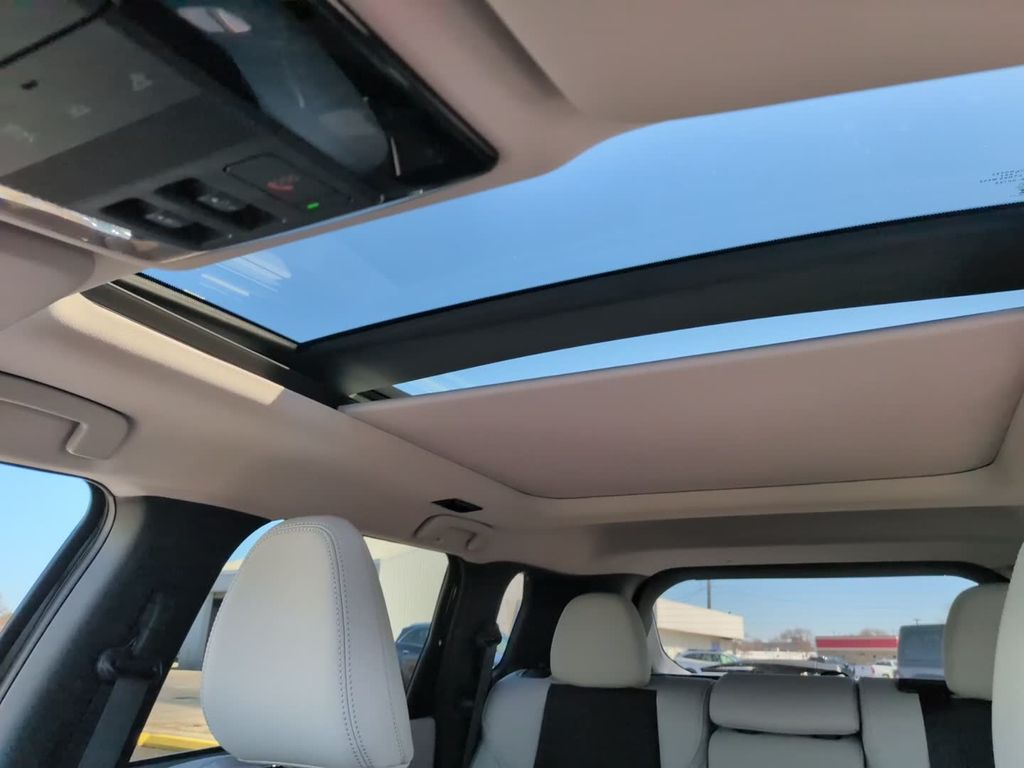 New 2026 Black Mitsubishi SE image 25