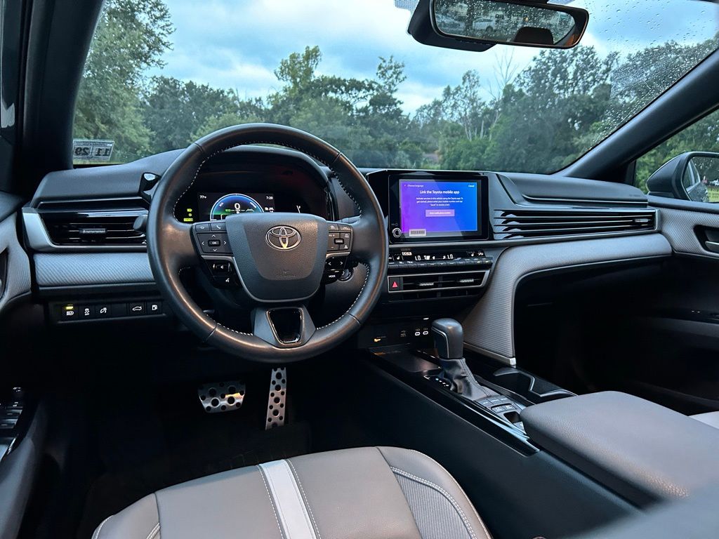 Thumbnail: 2025 Toyota Camry - 12