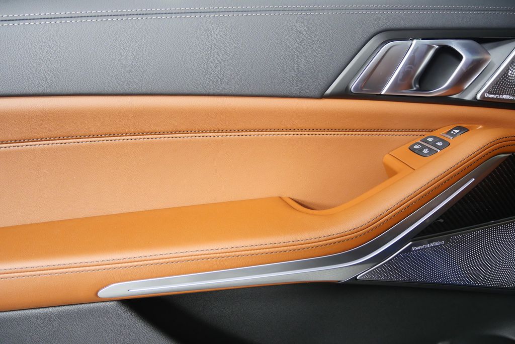 Thumbnail: 2026 BMW X7 - 15