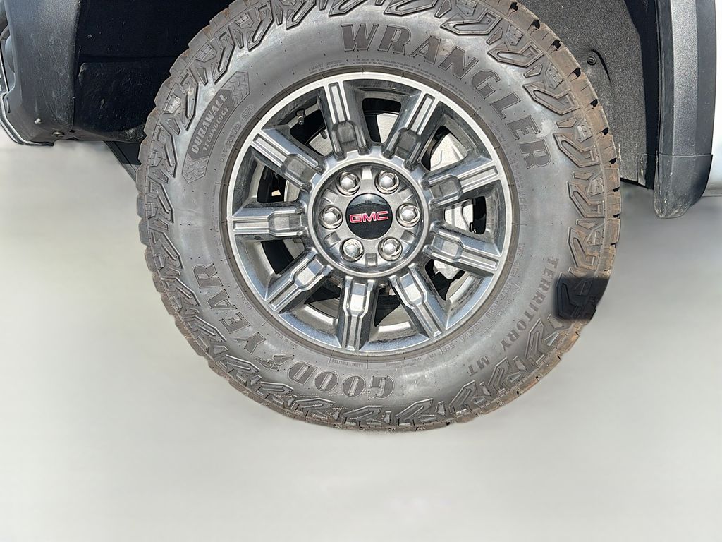 Used 2026 White GMC AT4X image 34