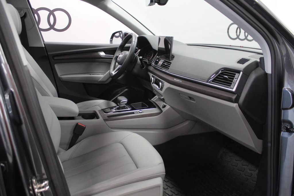 Thumbnail: 2023 Audi Q5 - 25