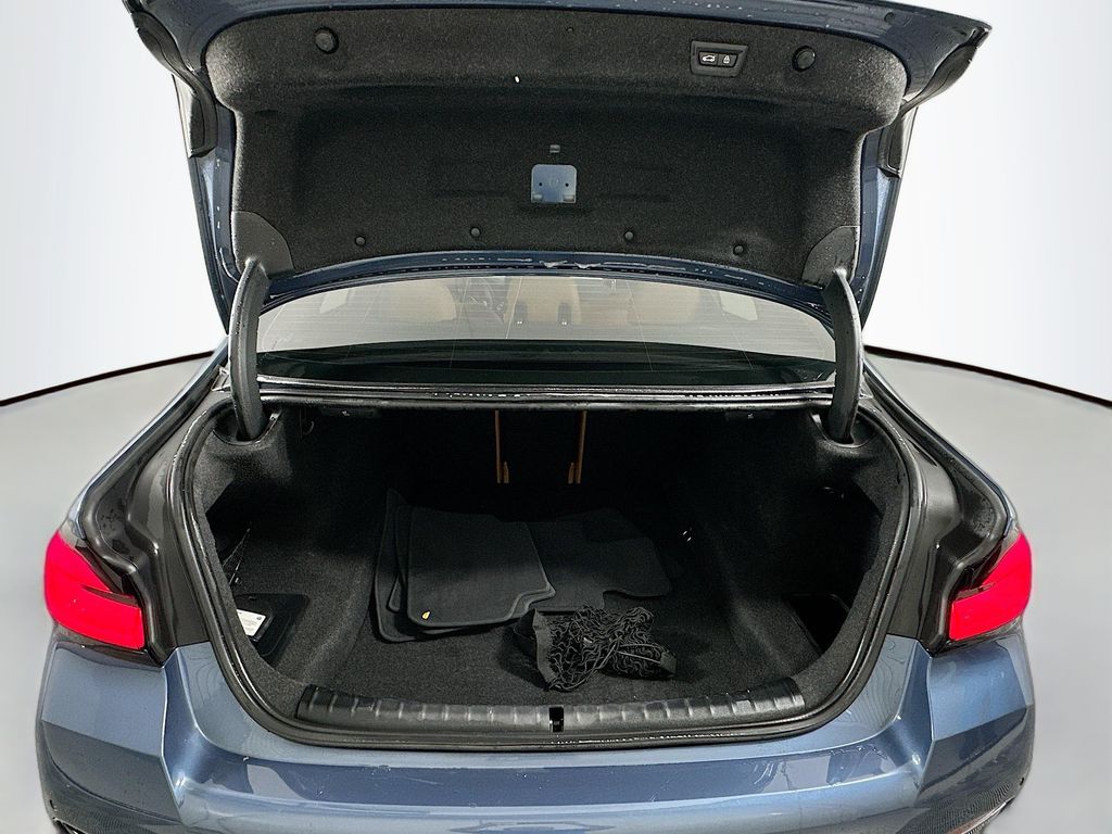 Thumbnail: 2023 BMW 5 Series - 28