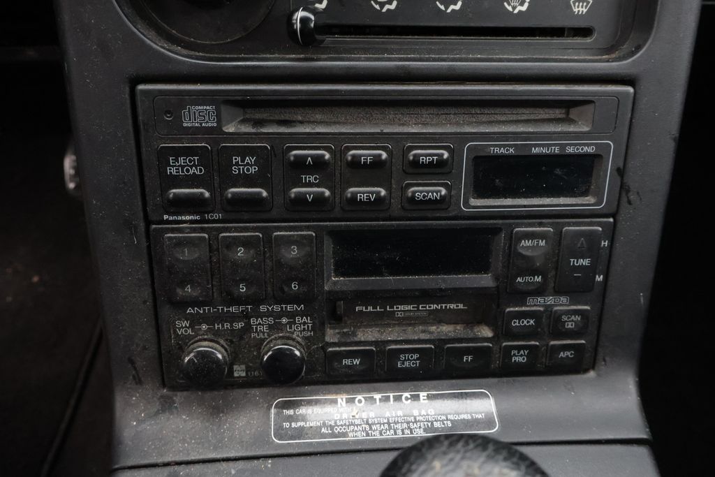 1990 Mazda MX-5 Miata Base 21
