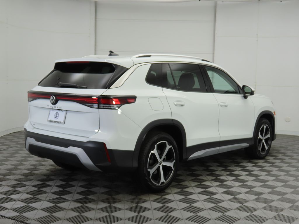 Thumbnail: 2025 Volkswagen Tiguan - 6