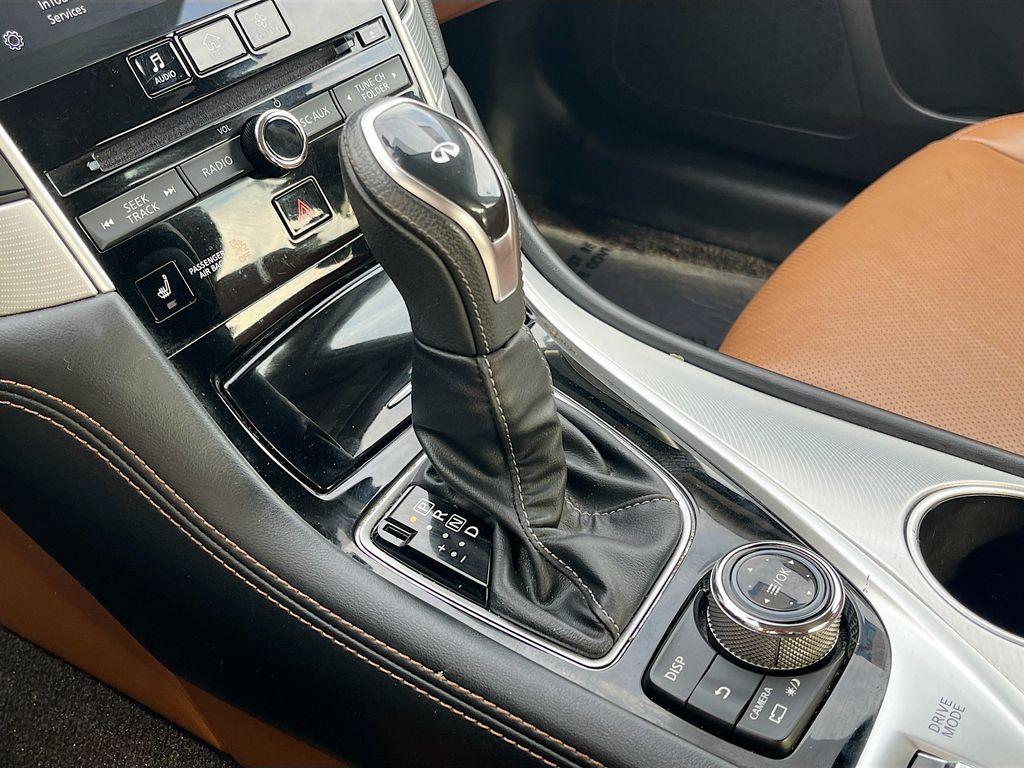 Used 2023 Gray INFINITI LUXE image 16