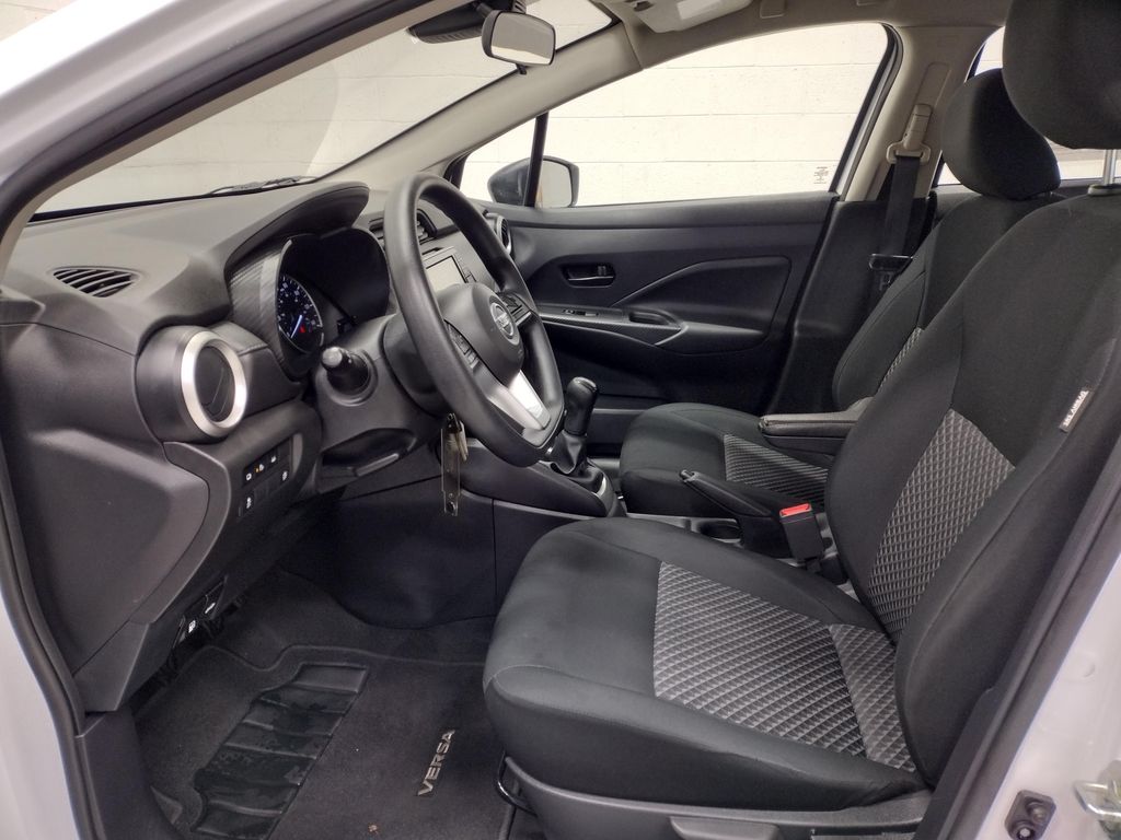 2022 Nissan Versa 1.6 S