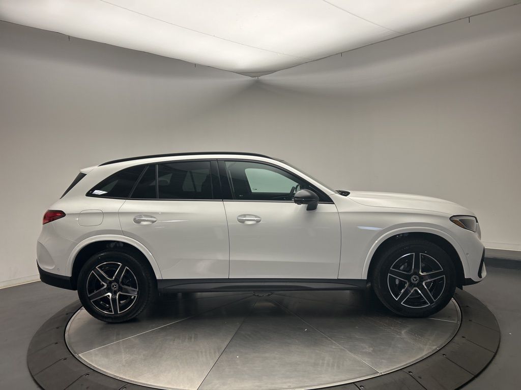 Thumbnail: 2026 Mercedes-Benz GLC - 8