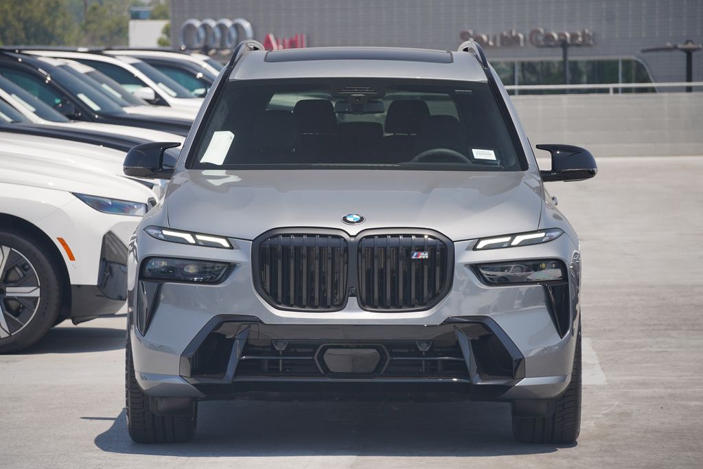 2025 BMW X7 M60i 2