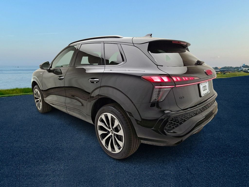 Thumbnail: 2026 Audi Q3 - 4