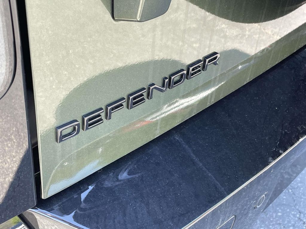New 2026 Green Land Rover S image 8