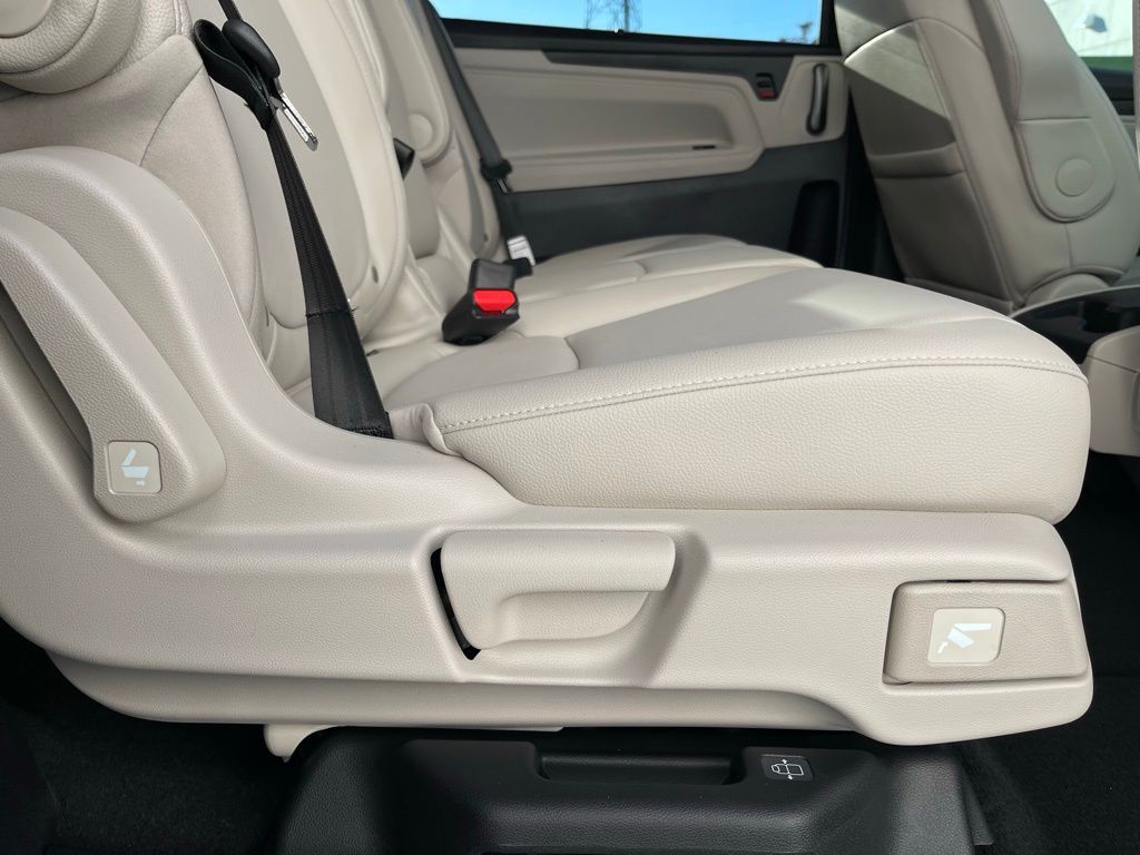 2025 Honda Odyssey EX-L 31