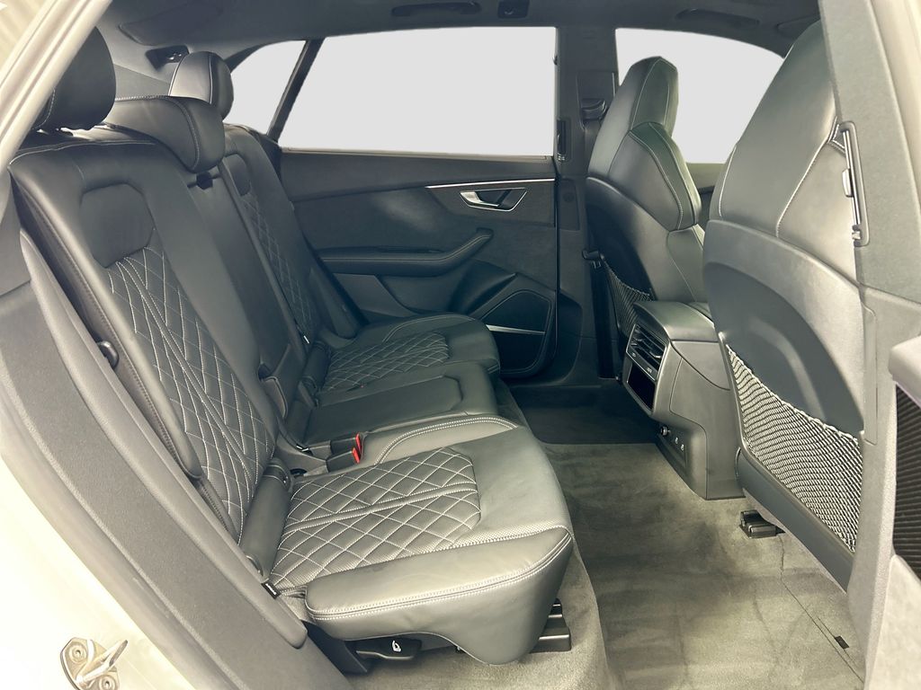 Thumbnail: 2023 Audi SQ8 - 21