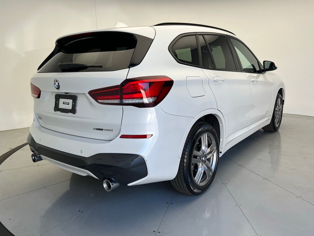 2022 BMW X1 sDrive28i 3