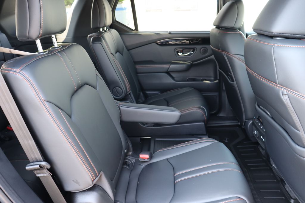 Thumbnail: 2025 Honda Pilot - 17