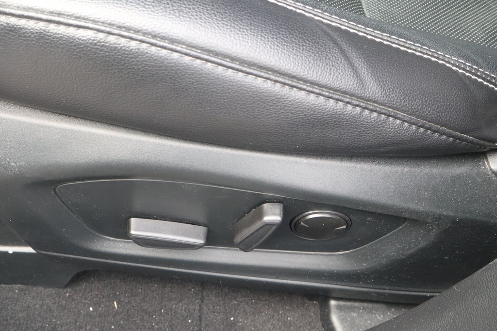 Thumbnail: 2023 Ford Explorer - 14