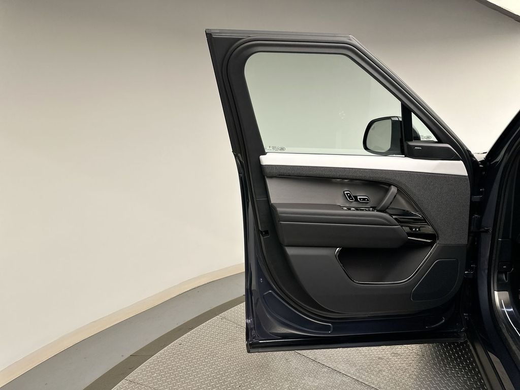 2025 Land Rover Range Rover Sport Dynamic 8