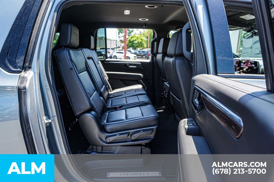 Used 2025 Gray Chevrolet Z71 image 24