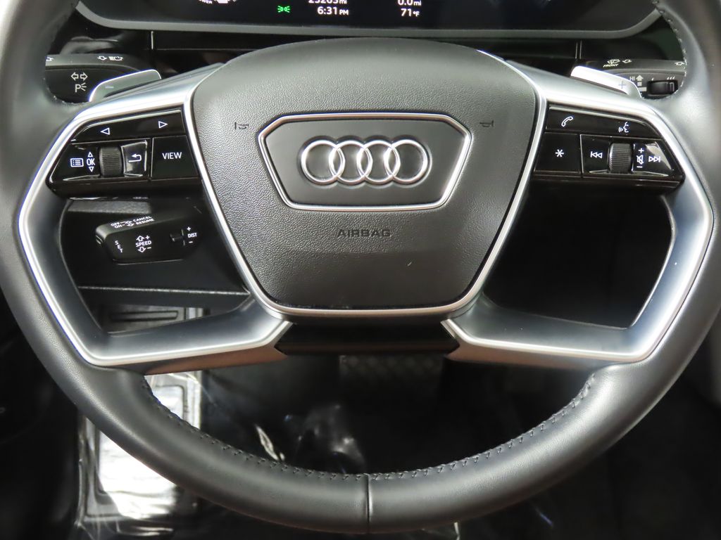 Thumbnail: 2021 Audi e-tron - 15