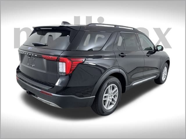 2025 Ford Explorer photo 12
