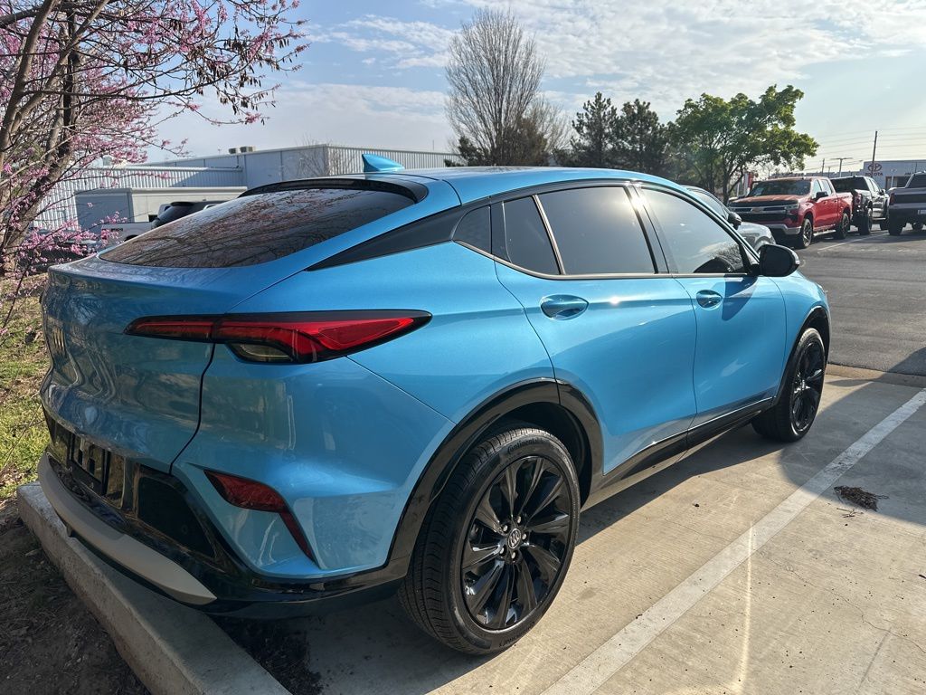 Used 2025 Blue Buick Sport Touring image 5