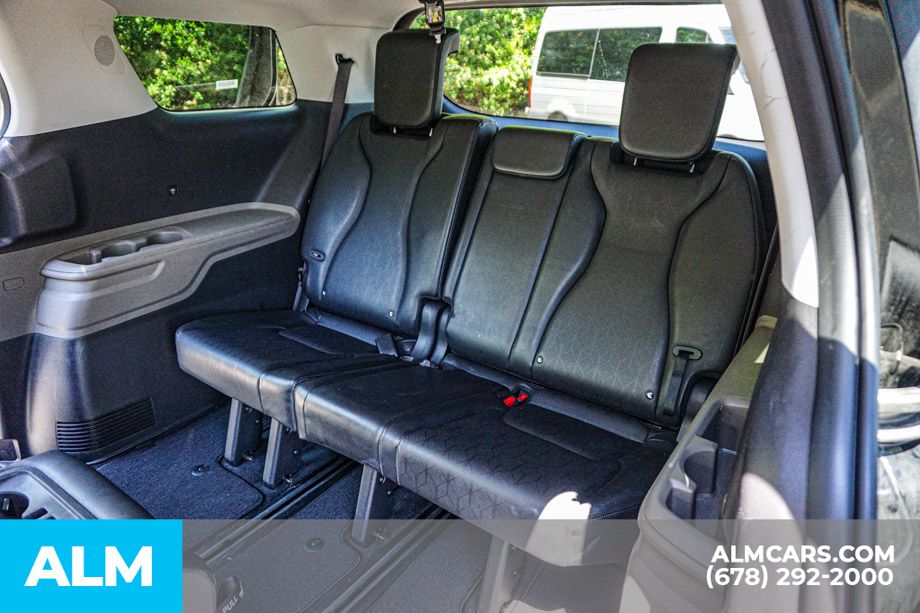 Used 2025 Black Kia LXS image 22